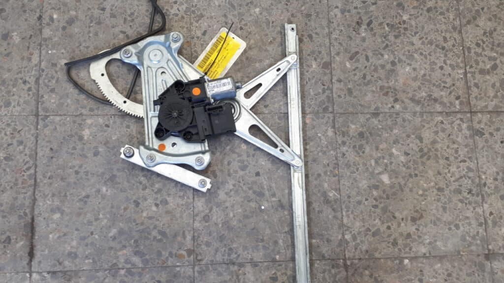 966416102 mechanizm szyby prawy przód Renault Megane III