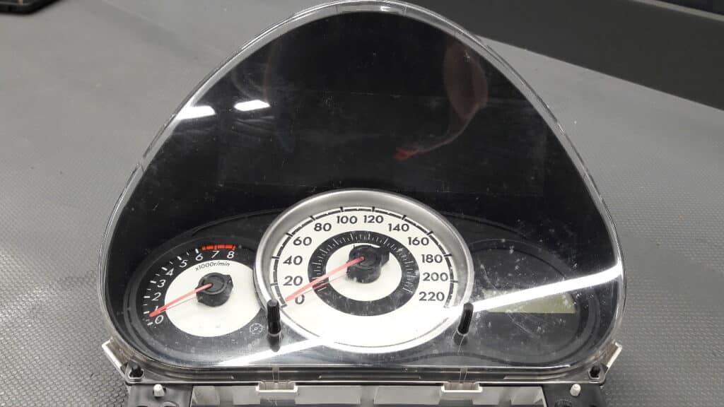 DF71E liczniki zegary Mazda 2 1.3 55kw