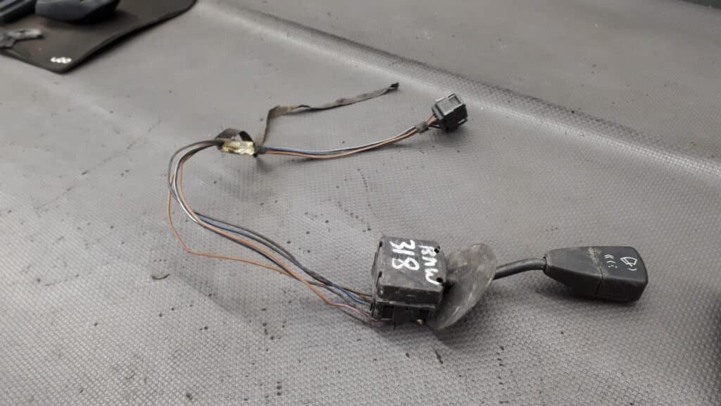 1393200 przelacznik wycieraczek bmw e36 325i