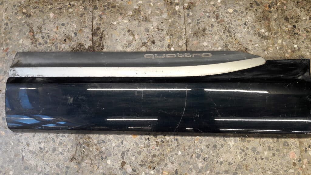 4M0853970f Listwa drzwi prawy tył AUDI Q7