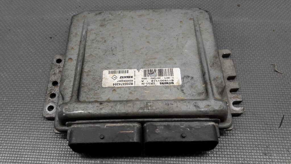S118301118A Sterownik silnika Renault Clio II 1,2