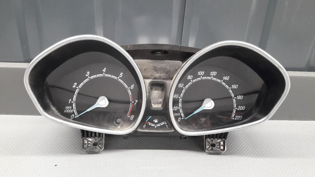 C1BT-10849-EAU licznik zegary Ford Fiesta MK7 1.0