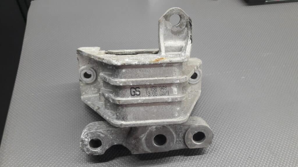 9156948 poduszka lapa silnika Opel Vectra C