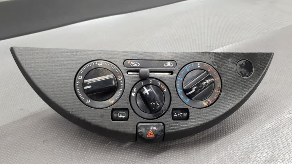 N103009C Panel klimatyzacji Nissan Note E11
