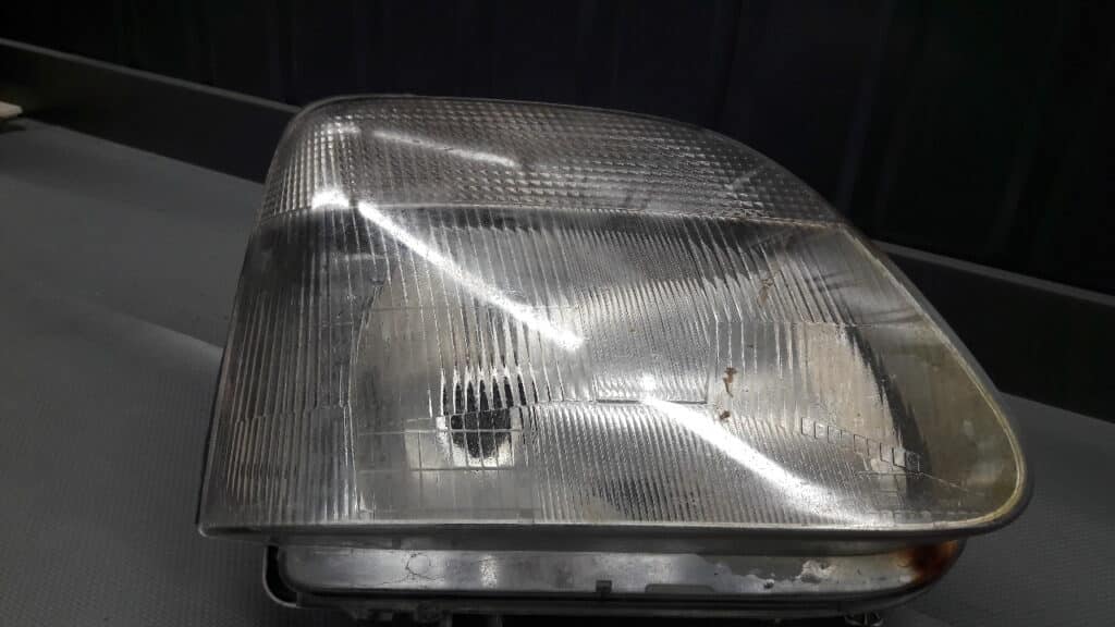 09204188 REFLEKTOR PRAWY OPEL AGILA VALEO