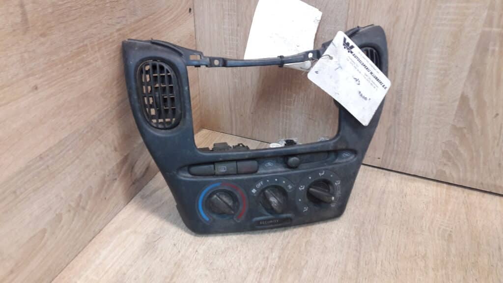 759138-7014 panel nawiewu Toyota Yaris Verso