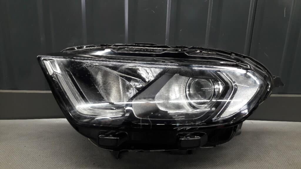 GN15-13D155-HE Reflektor lewy przód Ford Ecosport 18r