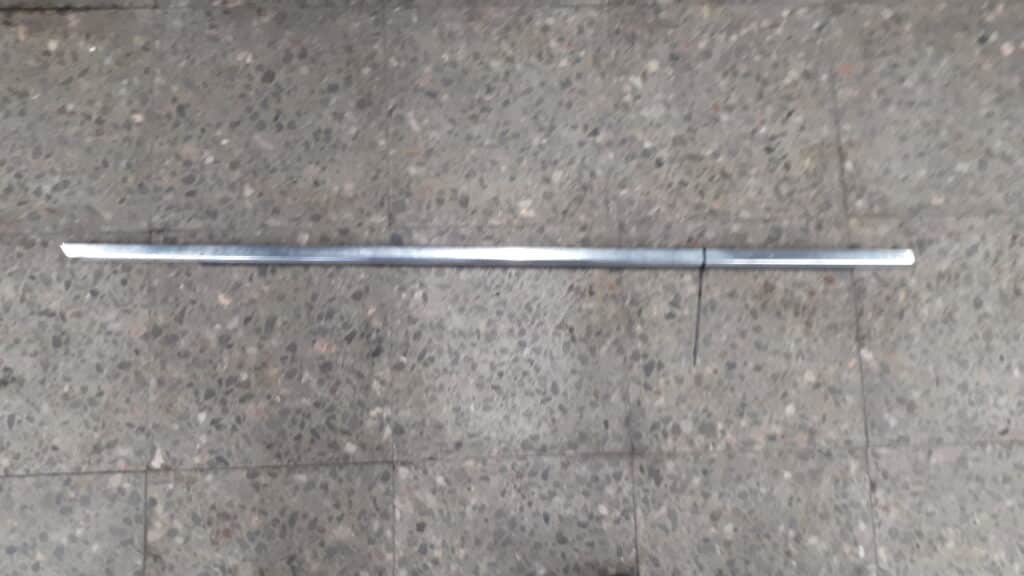 listwa drzwi prawy przód peugeot 607