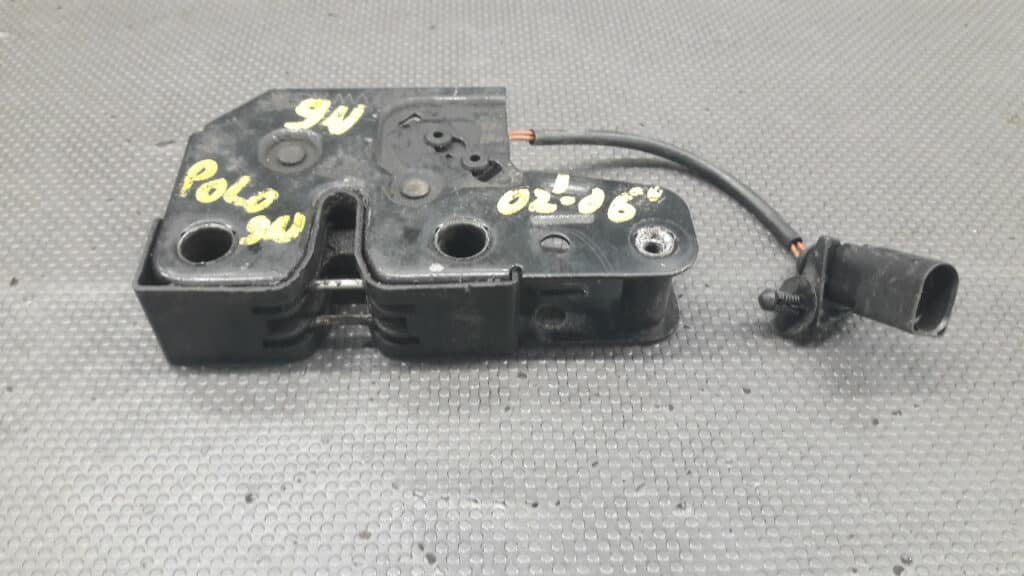 6Q0823509 zamek maski VW Polo 9N 02-06r 2PIN