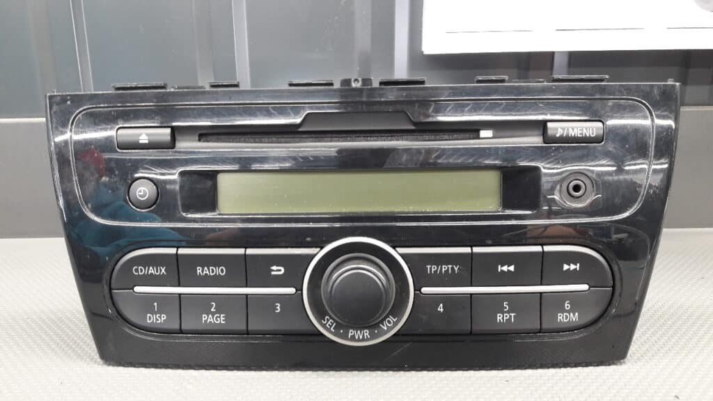 8701A358 Radio CD Mitsubishi Space Star II 12-14r
