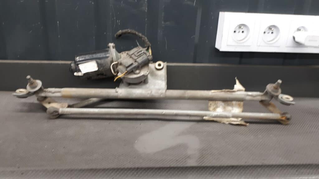 22116981 Mechanizm wycieraczek Opel Vectra b