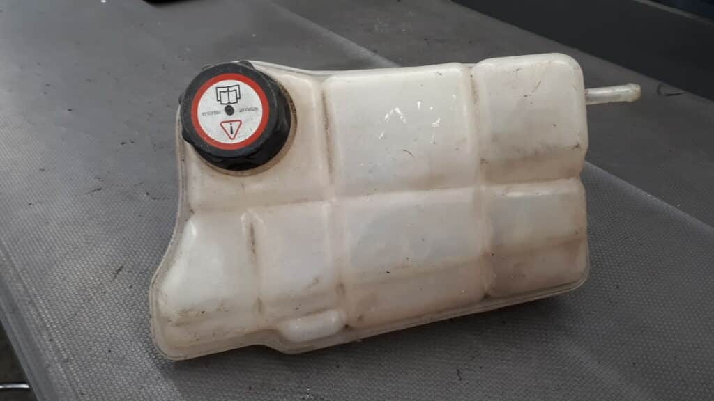 97BB-8K218-BC zbiorniczek wody ford ka 1.3 98r