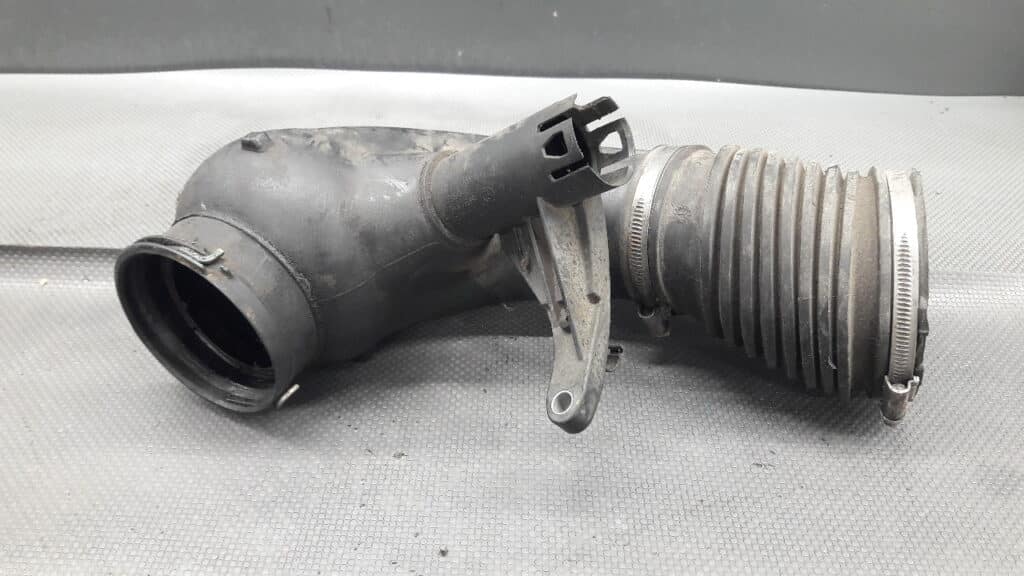 7803843 dolot wlot powietrza BMW E60