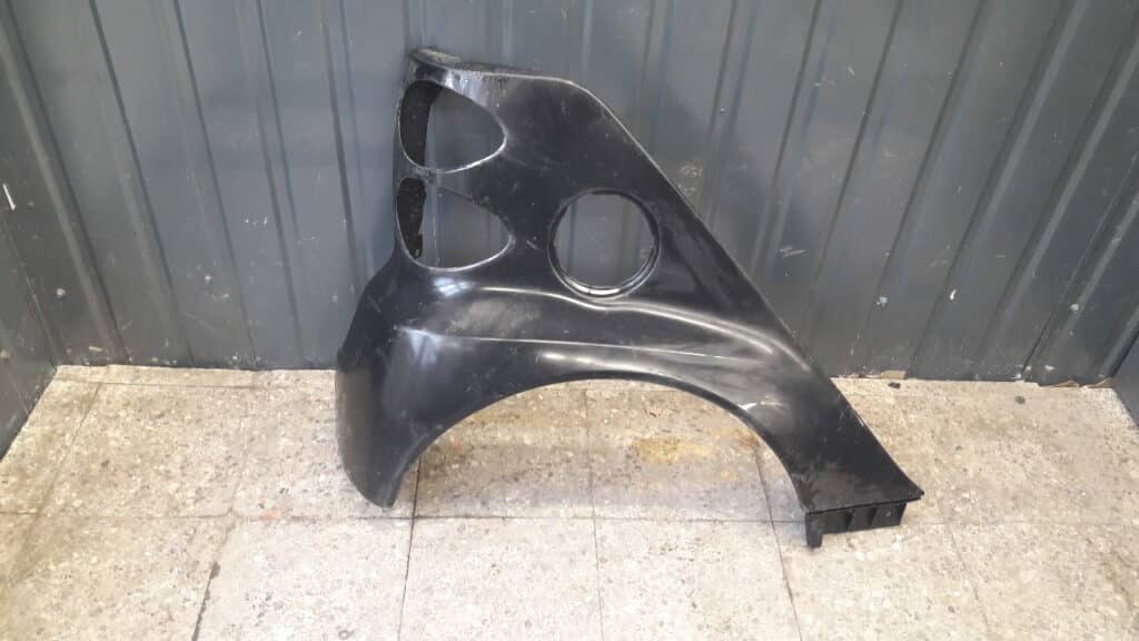 A4518820201 blotnik prawy tyl SMART FORTWO CZARNY