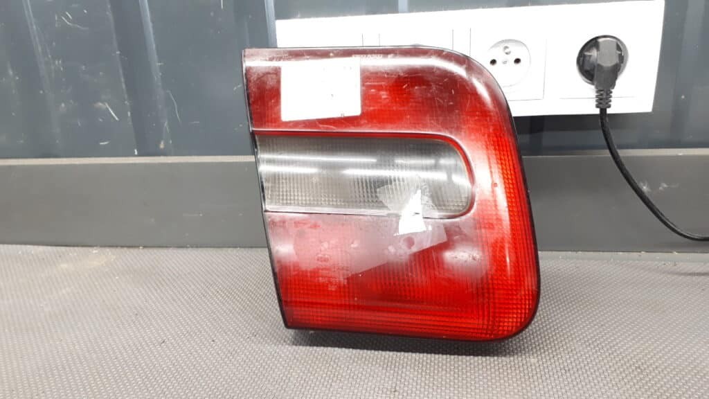 9151633 lampa lewy tyl volvo s70