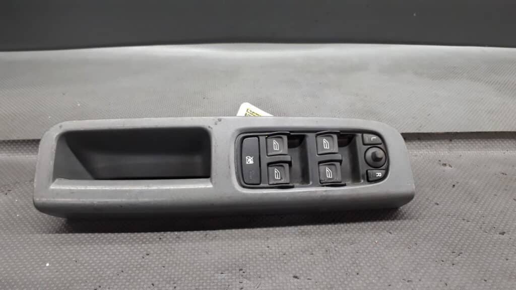 03454100 przelacznik szyb Volvo V50 2005R