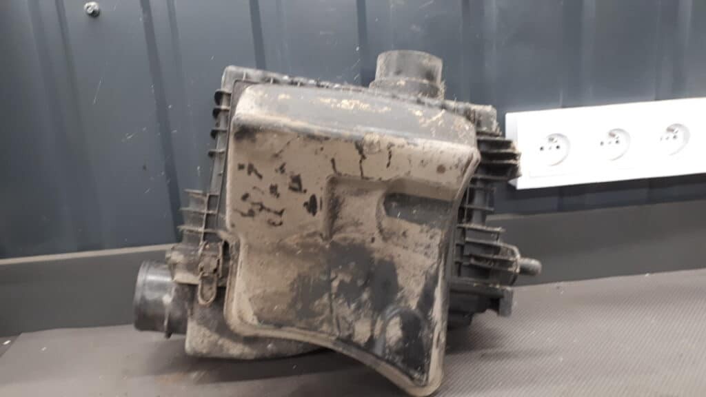 467911750 obudowa filtra powietrza alfa romeo 147 1.6
