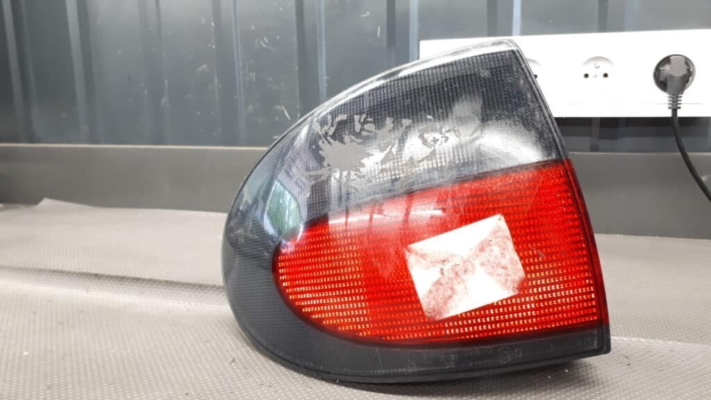 7700838530 lampa lewy tyl renault megane I