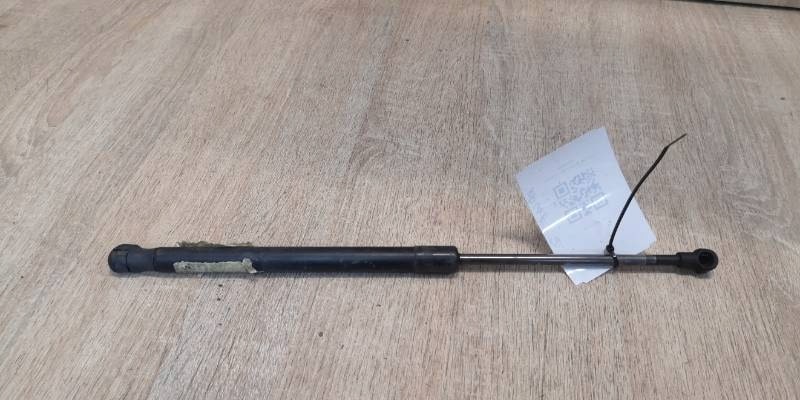 7060622 silownik klapy BMW E87