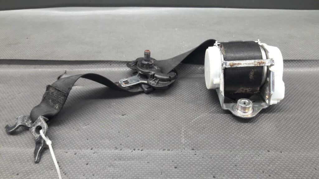 33059849c pas prawy przod BMW e87 e90