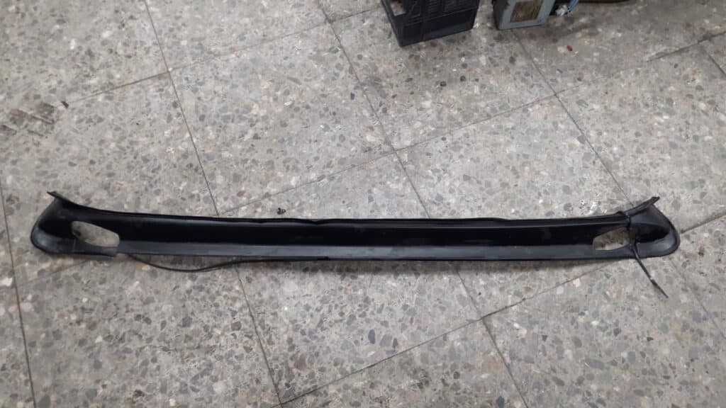 8E9827229D zaslepa bagaznika audi a4 b6 02r