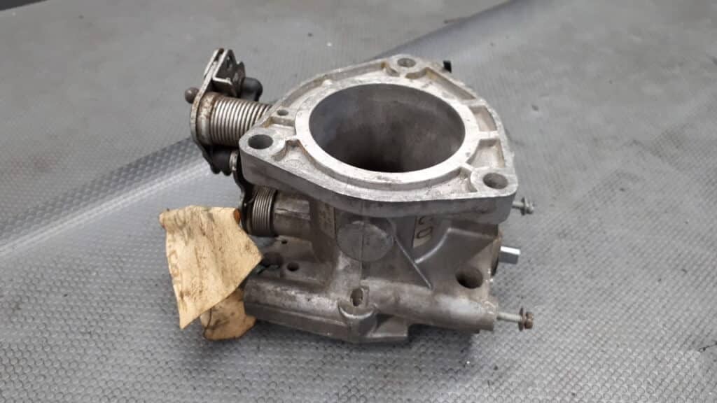 Przepustnica Renault Safrane 2.0 93r