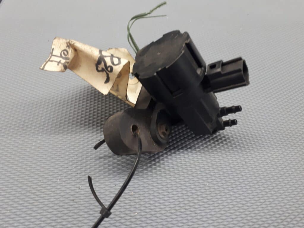 WAW100010 zawor podcisnienia rover 825