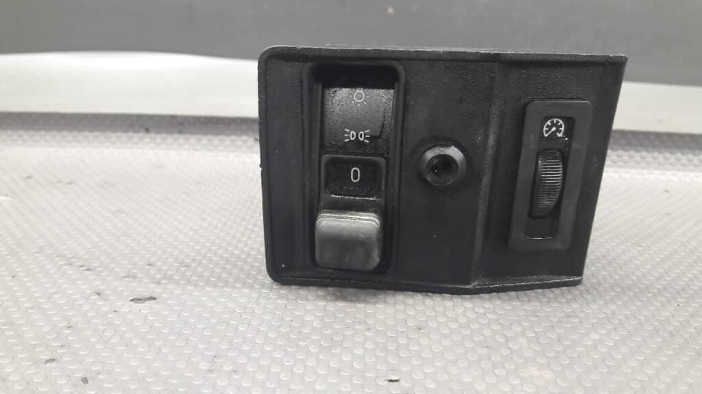 8110497 Wlacznik Swiatel BMW 5 E34