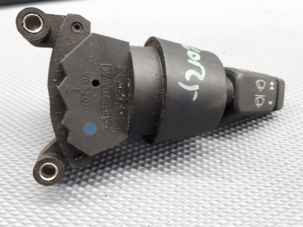 560894701 pas bezpieczenstwa prawy przod audi a8