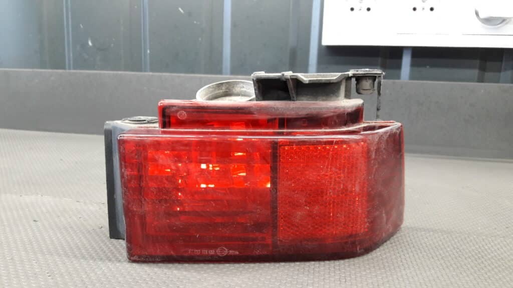 13196006 Lampa prawy tył przeciwmgielna Opel Meriva A