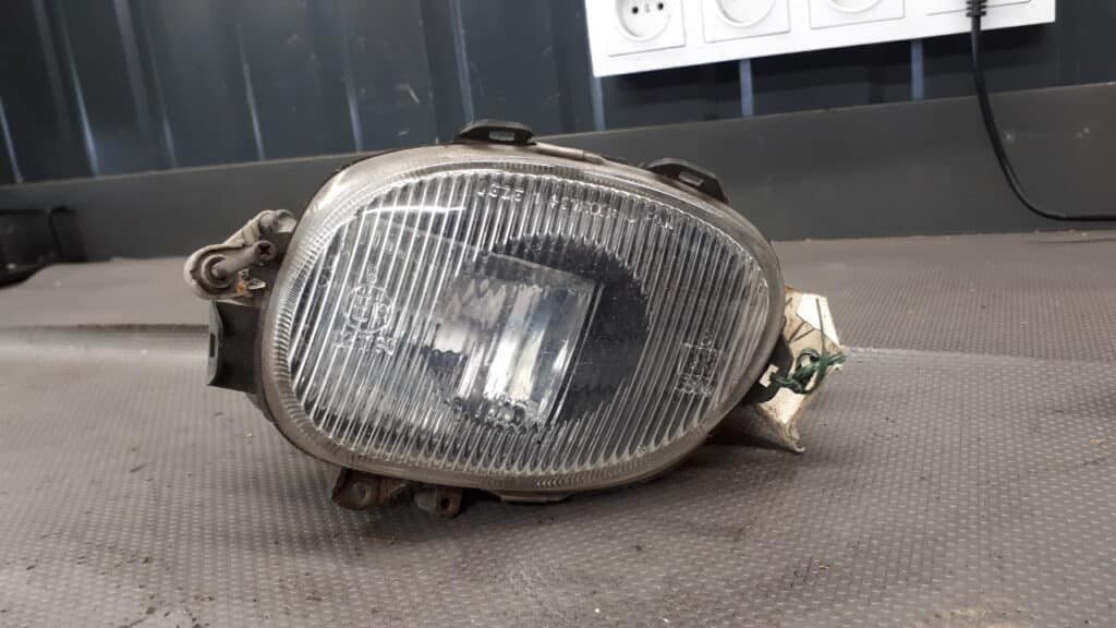 114-37802r halogen prawy mitsubishi galant V