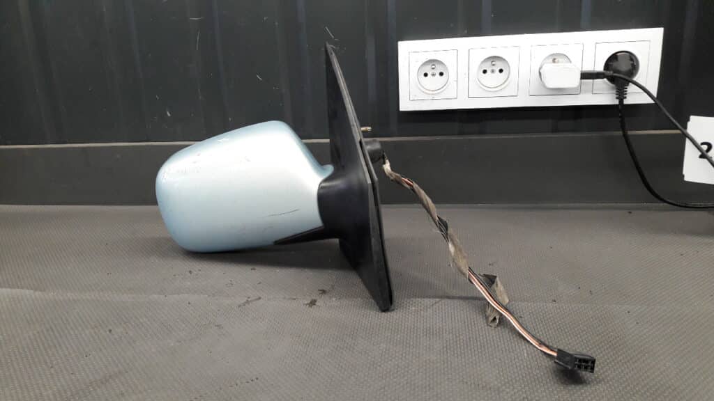 879100D160J2 Lusterko prawe Toyota Yaris I Lift 5PIN Niebieskie