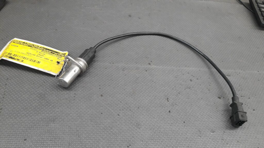 0261210 CZUJNIK POLOZENIA WALU FIAT PANDA 93' 3PIN