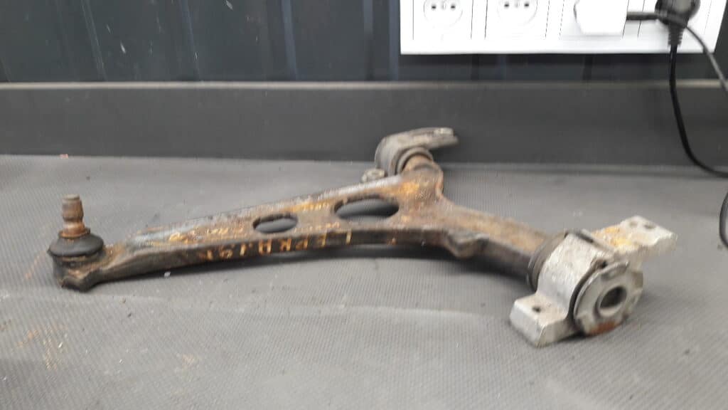 Wahacz prawy przód Fiat Bravo II 1,2