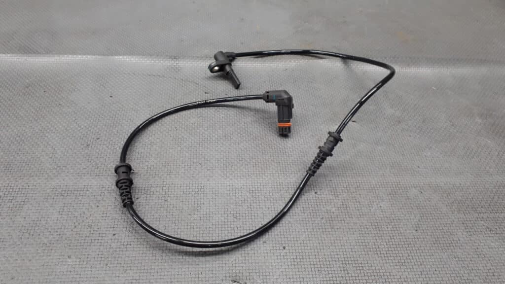 PA047 1672541 czujnik ABS lewy przód Mercedes Vito w447
