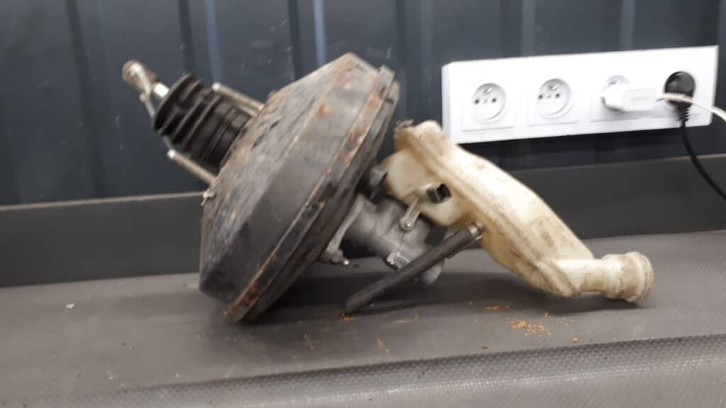 32067093 Serwo pompa hamulcowa zbiorniczek Peugeot 207