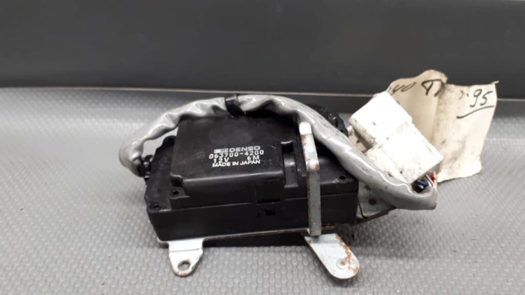 063700-4200 Silniczek Nagrzewnicy Toyota 1995 2.0 - 16V