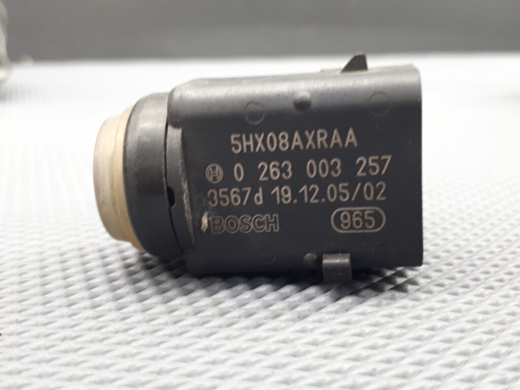 0263003257 czujnik parkowania tyl chrysler 300c