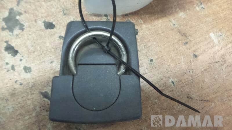 A1688490179 ZAPINKA BAGAZNIKA MERCEDES W169 02r