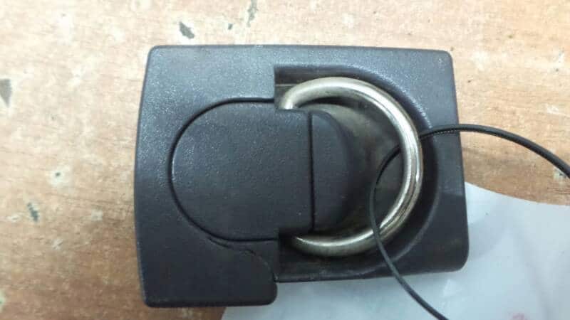 A1688490279 ZAPINKA BAGAZNIKA MERCEDES W168 02r