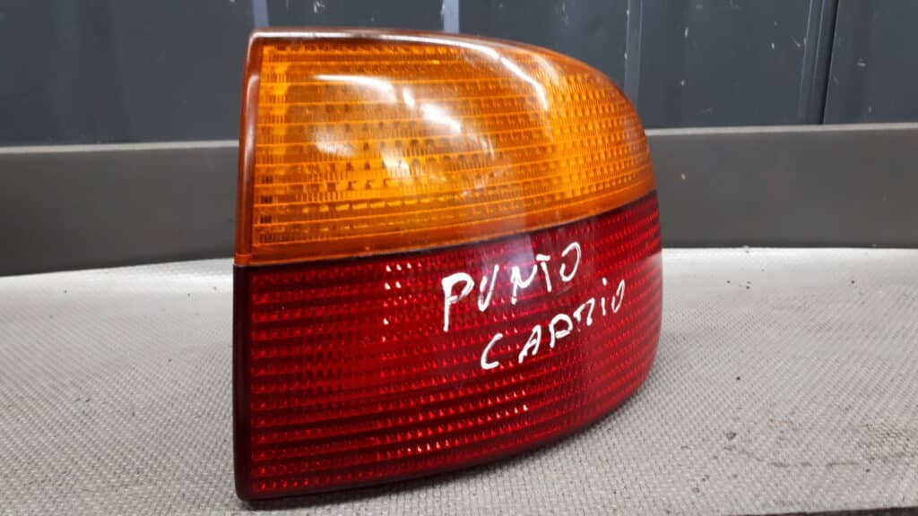 Punto cabrio lampa tyl prawy