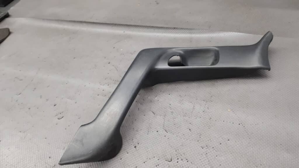 090561505 uchwyt boczka drzwi prawy przod opel astra g