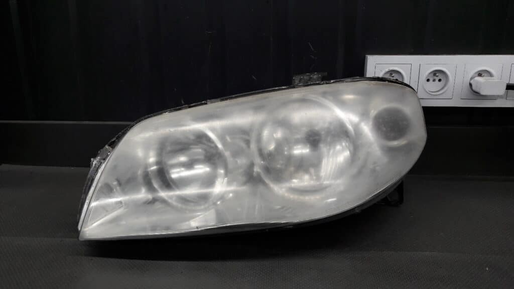 89101064SX Reflektor lewy Punto II FL VALEO