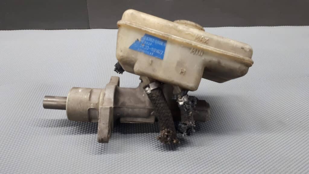 1161677 pompa hamulcowa BMW e36