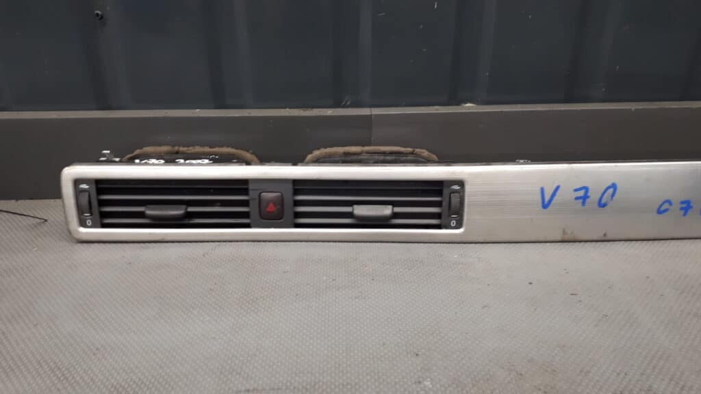 30715143 listwa dekor konsoli Volvo v70