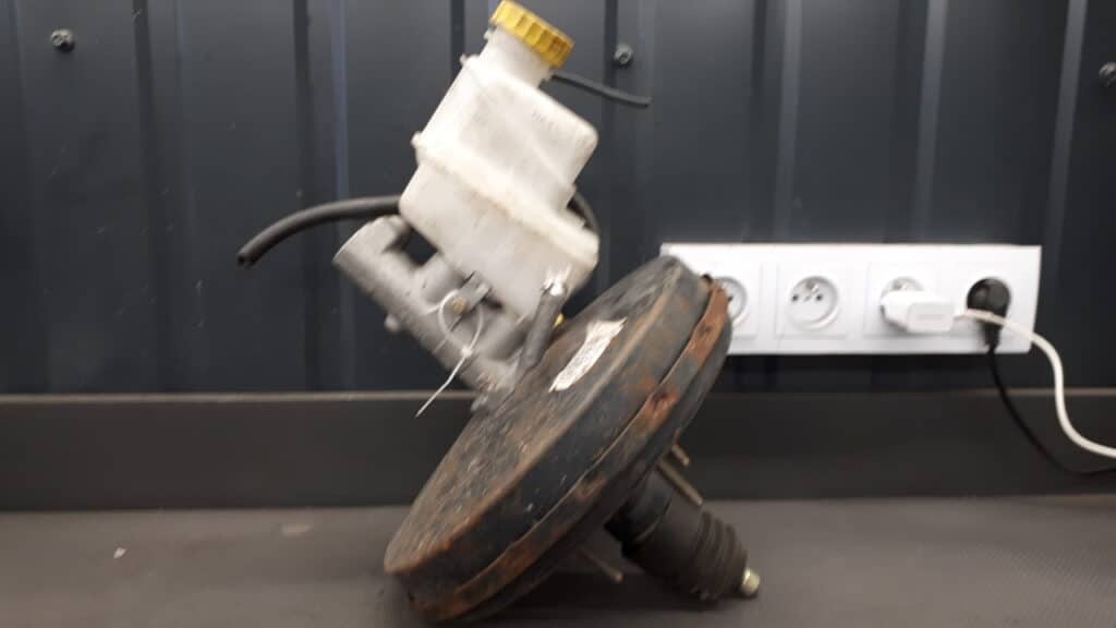 0204024731 serwo hamulcowe fiat idea 1.4 16v