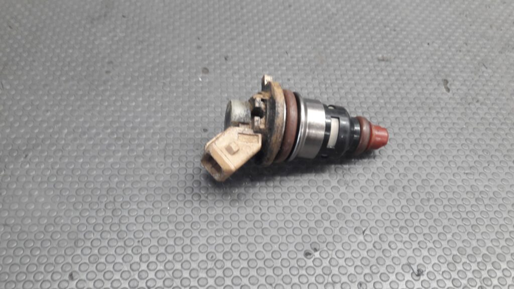 948F-B2B wtrysk wtryskiwacz ford fiesta MK3