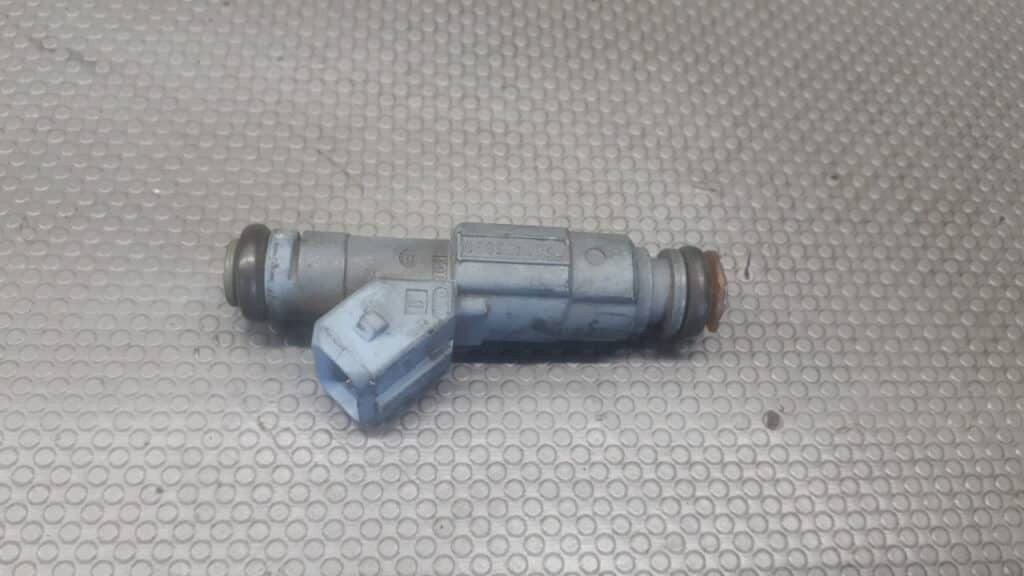 9186060 wtryskiwacz volvo v70 s70 2.3 01r