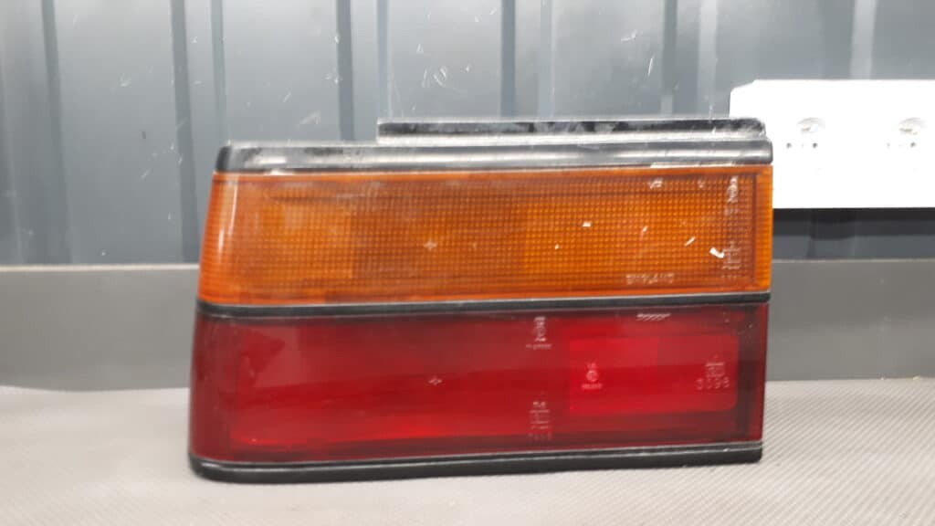 lampa lewy tyl rover 213