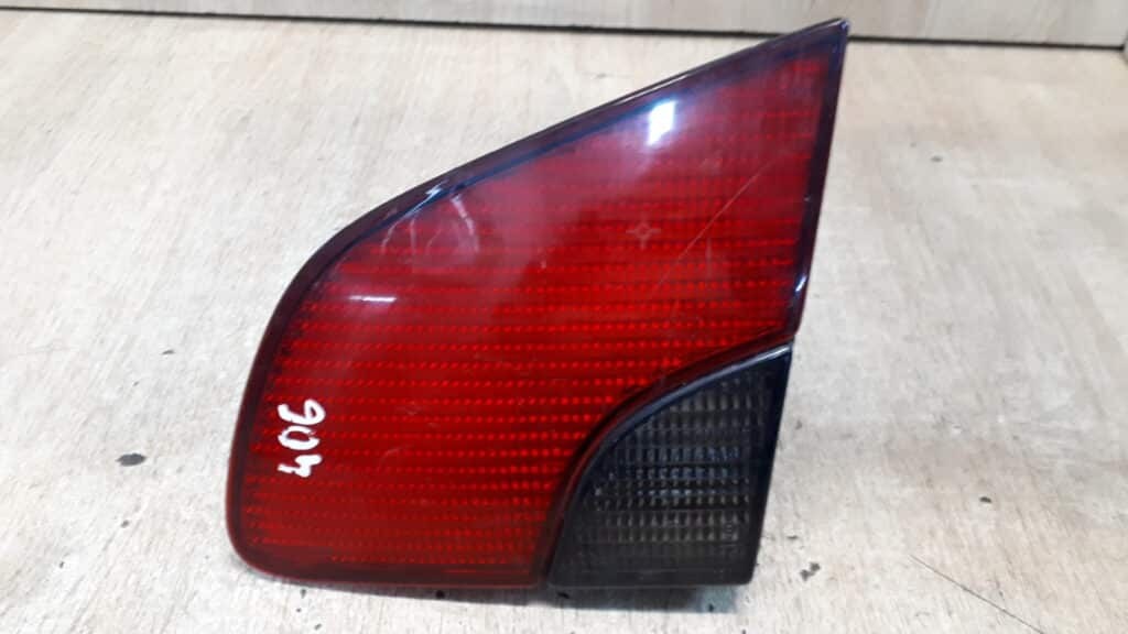 45505 Lampa klapy prawa Peugeot 406 kombi